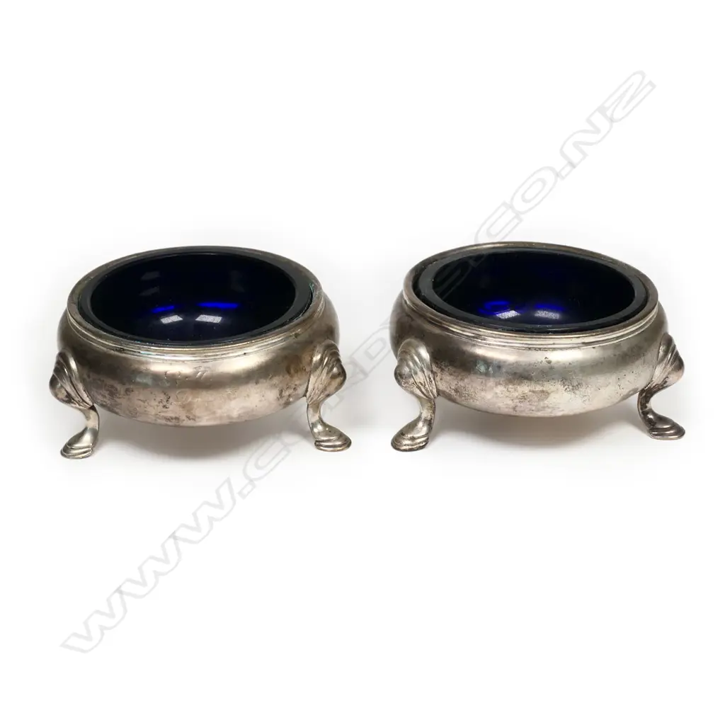 A pair of George II Scottish silver salts, Image 1++