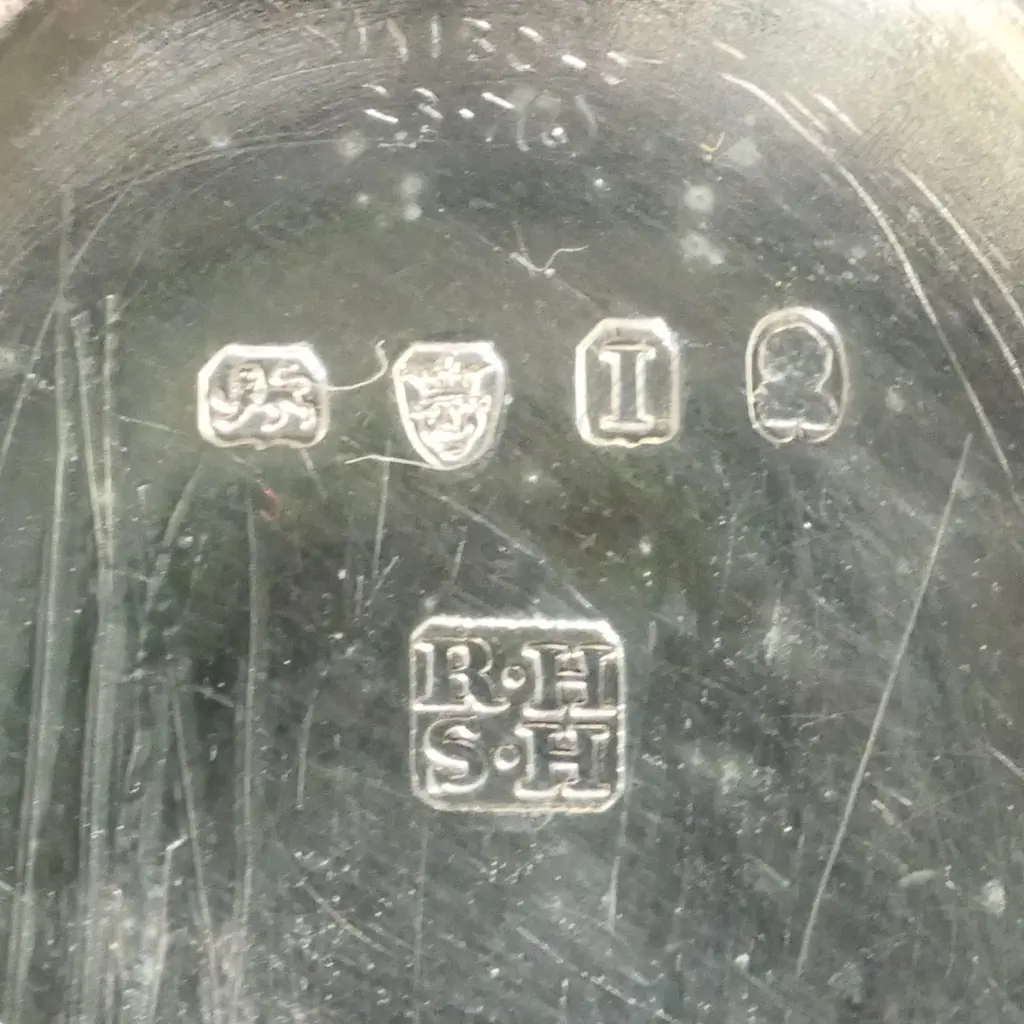 A pair of George III silver salts, Image 1++
