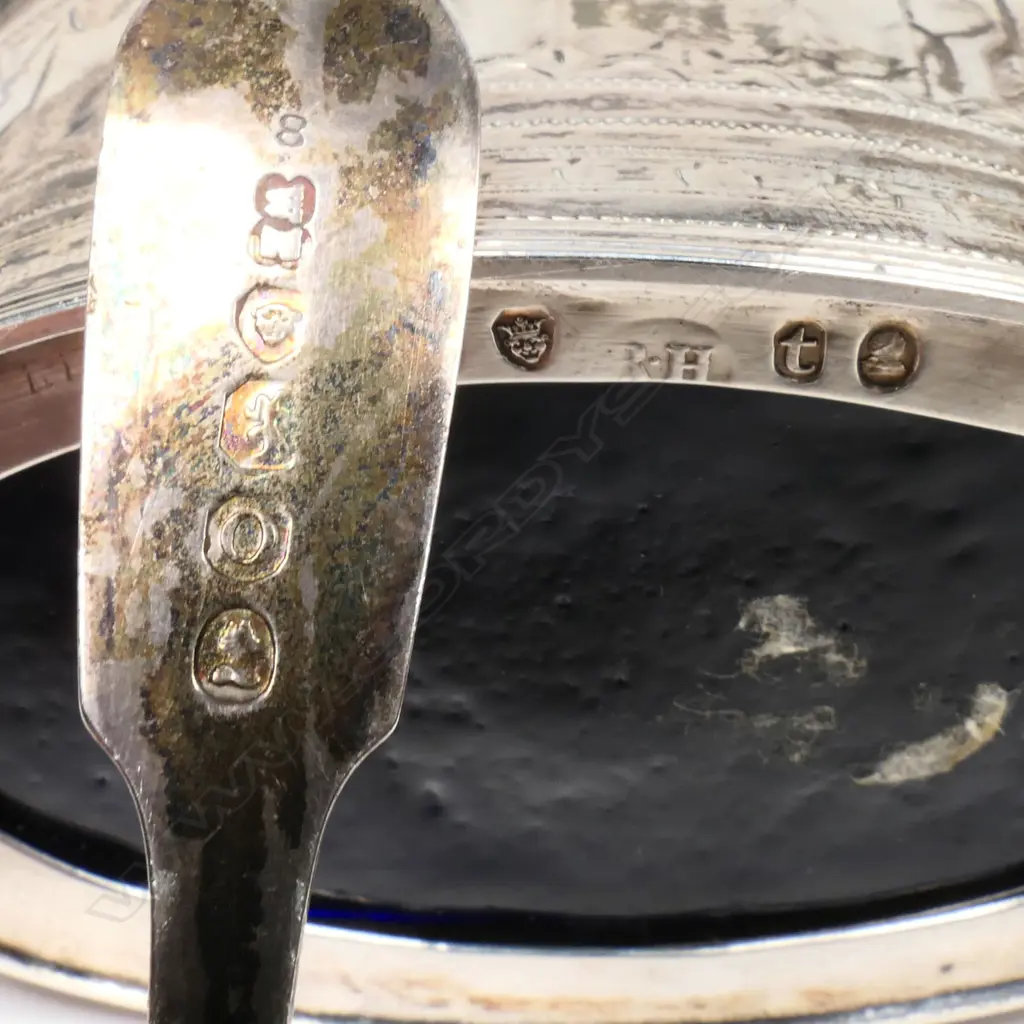 A George III silver mustard pot, Image 1++