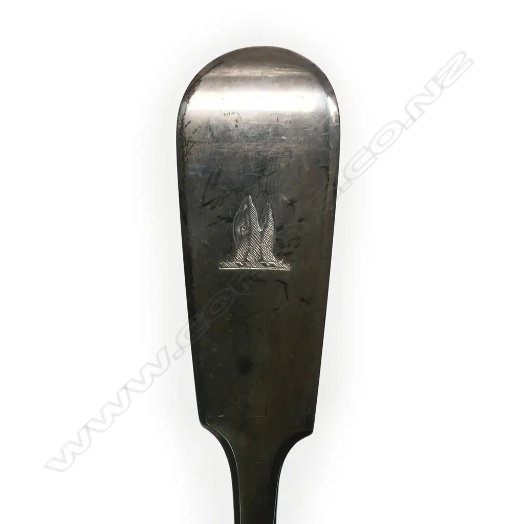 A pair of Victorian silver pie spoons, Image 1++