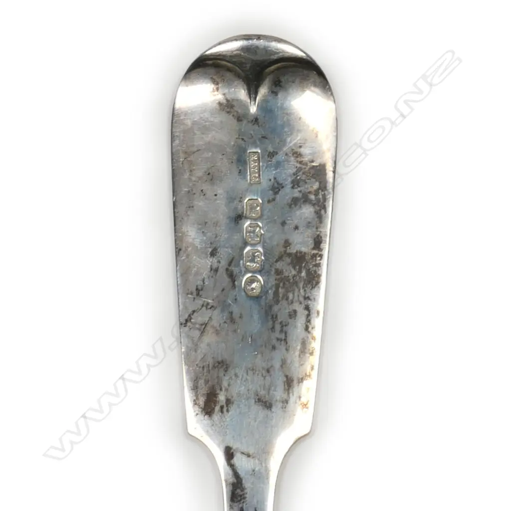 A pair of Victorian silver pie spoons, Image 1++