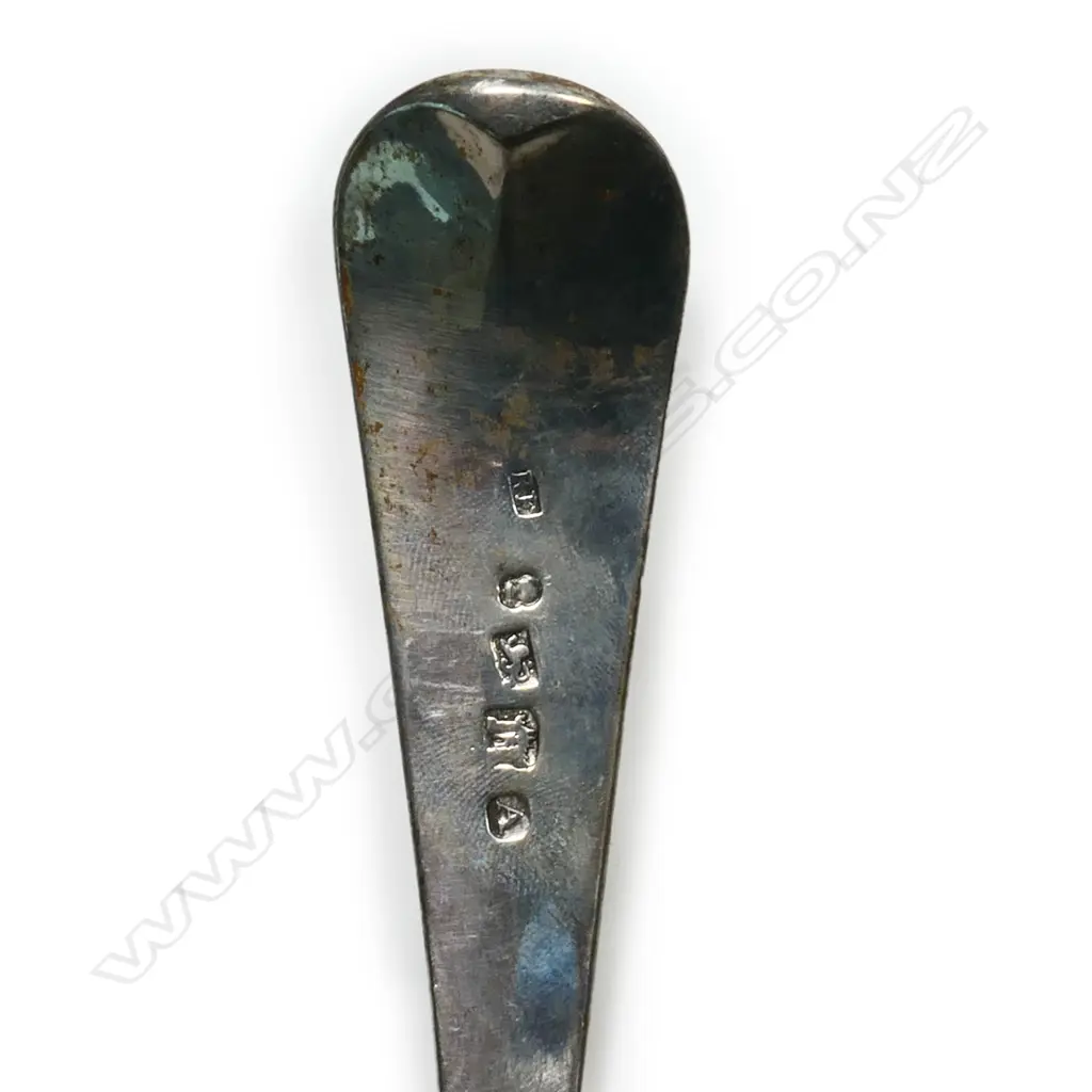 A George III silver soup ladle, Image 1++