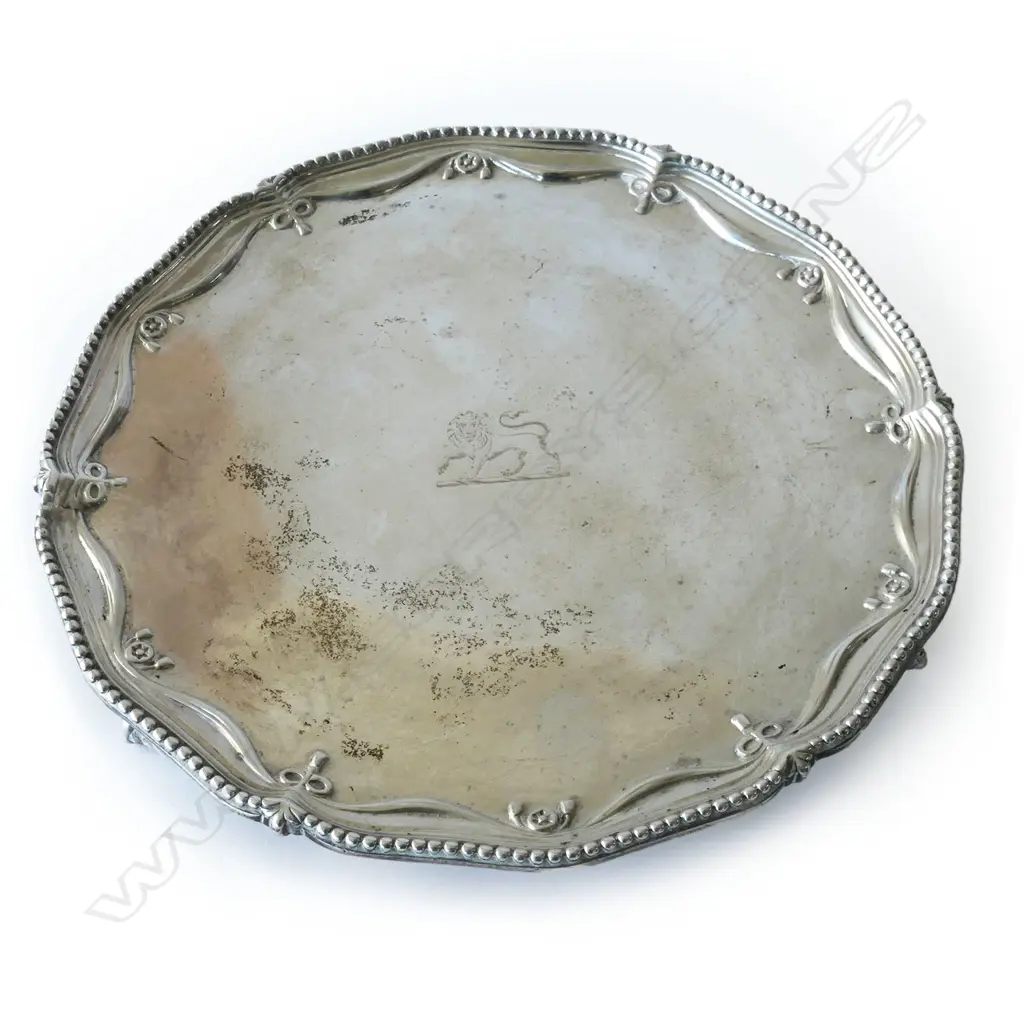 A George III silver salver, Image 1++