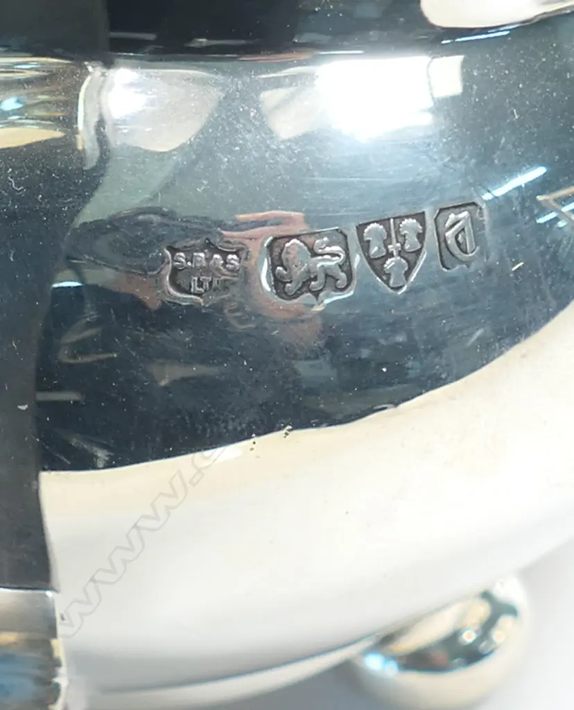 A silver three-piece tea set, Image 1++