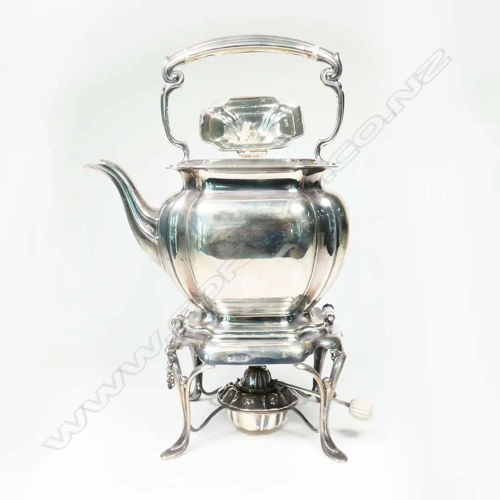 An Edwardian silver spirit kettle, Image 1++