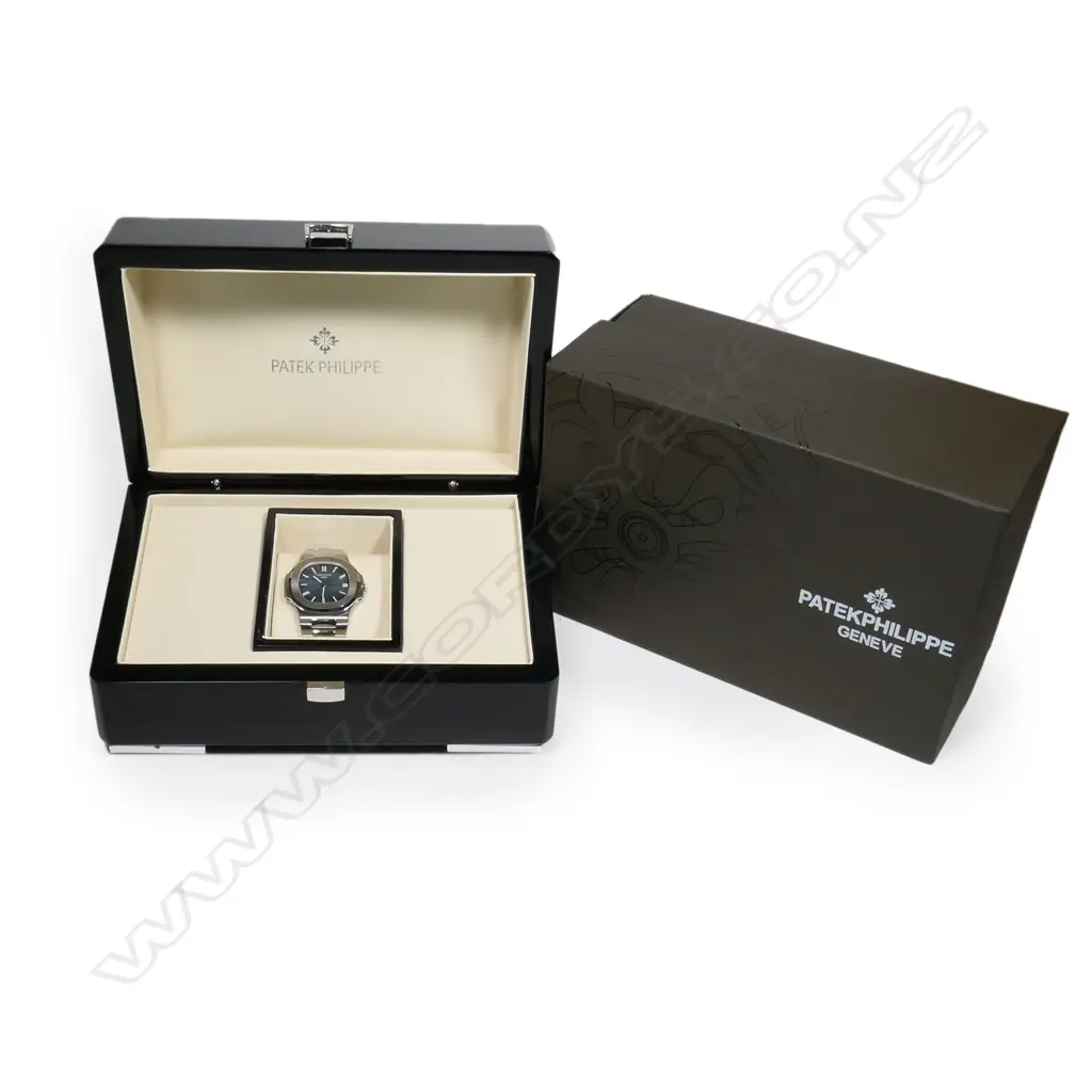 A copy Patek Philippe 'Nautilus' wristwatch, Image 1++