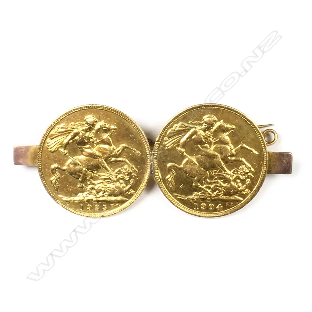 A double sovereign brooch, Image 1++