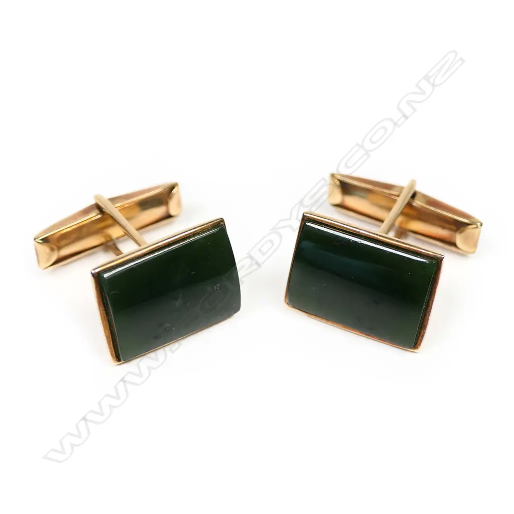 A pair of vintage 9ct rose gold and greenstone cufflinks, Image 1++