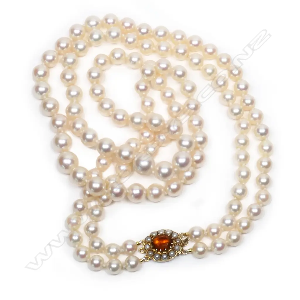A double strand cultured pearl necklace, Image 1++