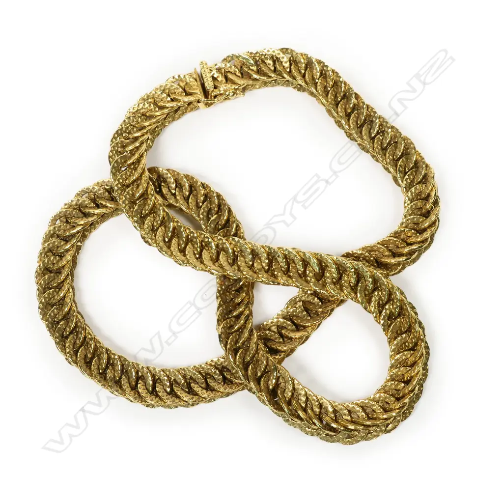 An 18ct gold fancy chain link necklace, Image 1++