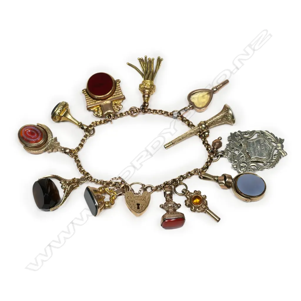 An antique 9ct rose gold chain bracelet, Image 1++