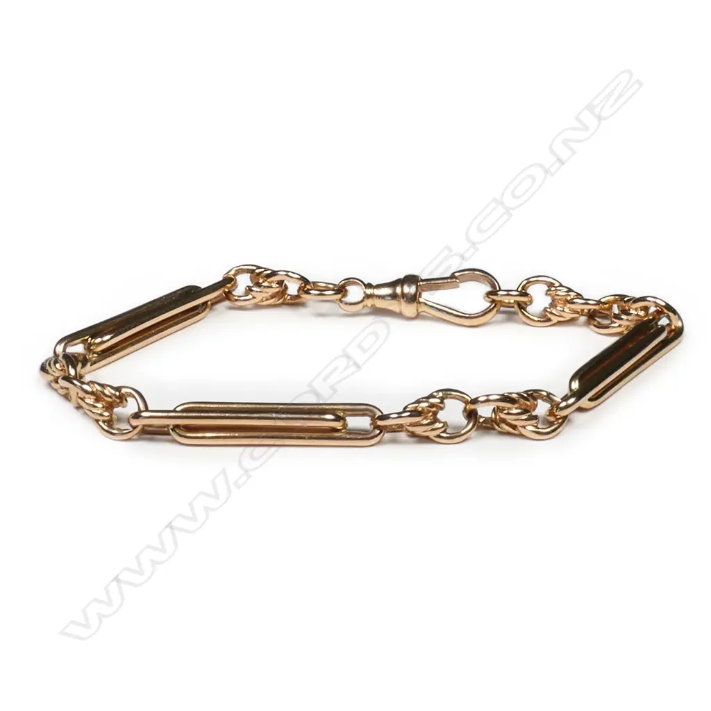 A 9ct rose gold bracelet, Image 1++