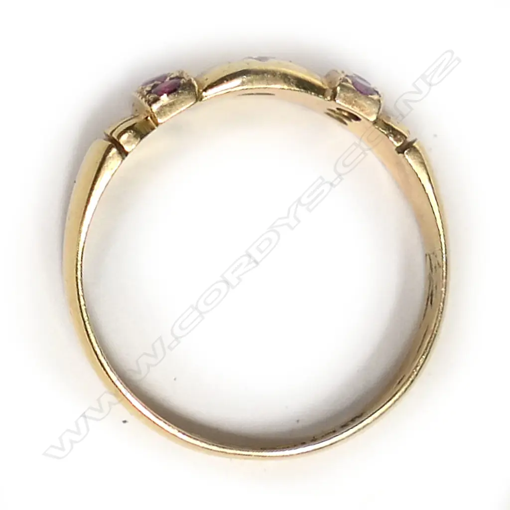 An Edwardian 18ct yellow gold ruby and diamond ring, Image 1++