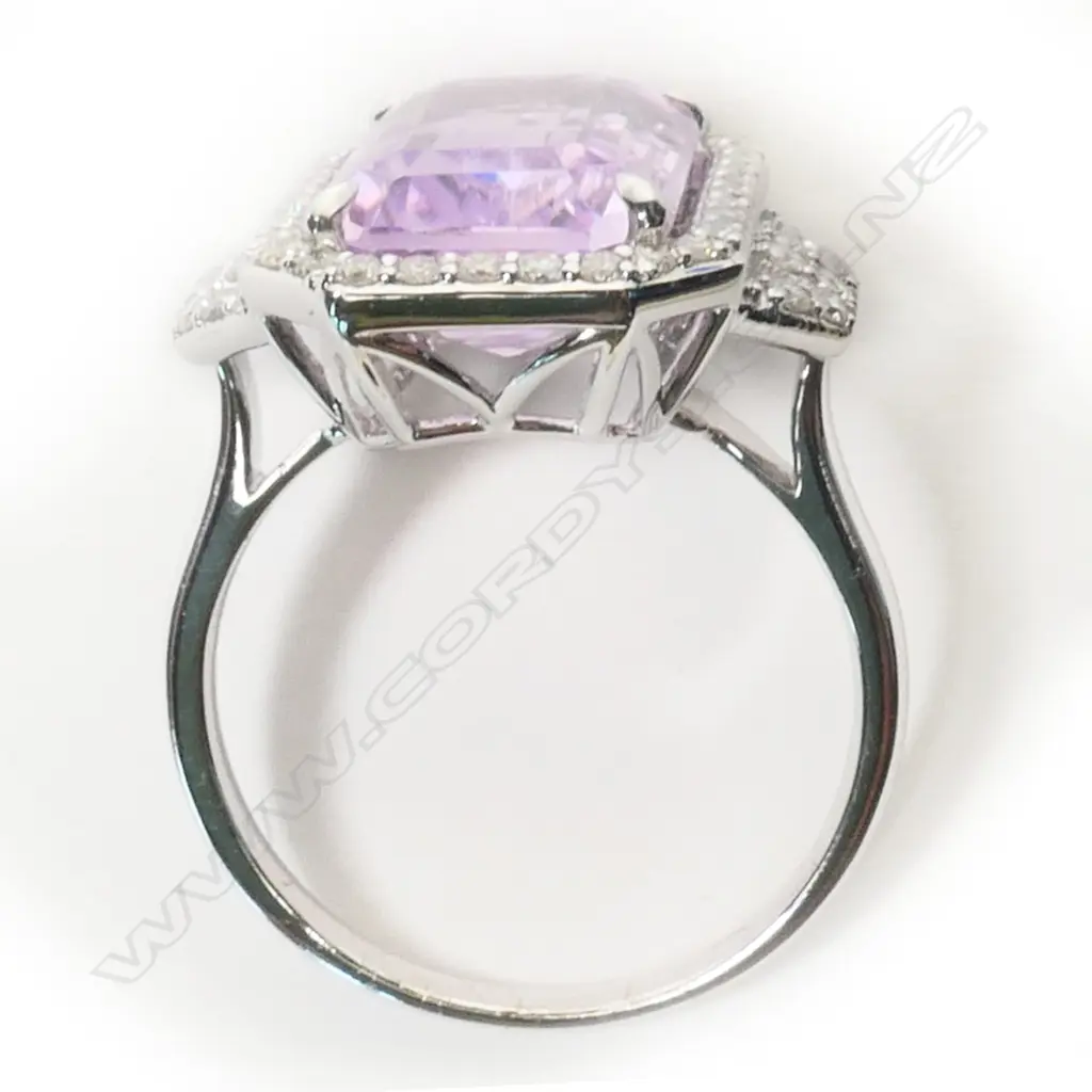 A 14ct white gold, kunzite and diamond Art Deco style ring, Image 1++