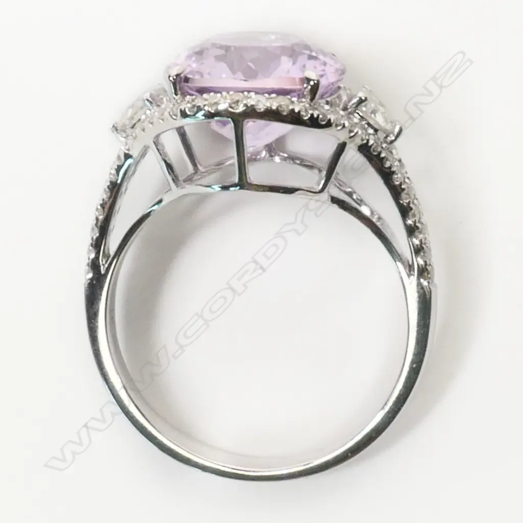 A 14ct white gold, kunzite and diamond dress ring, Image 1++