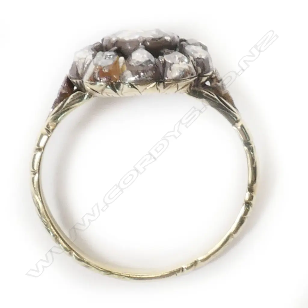 A George III diamond cluster and gold ring, Image 1++
