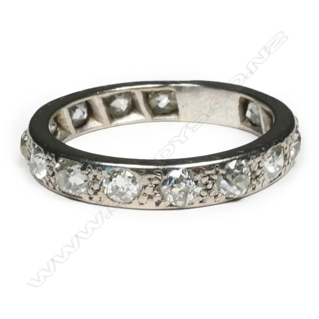 An 18ct white gold and platinum multi diamond ring, Image 1++