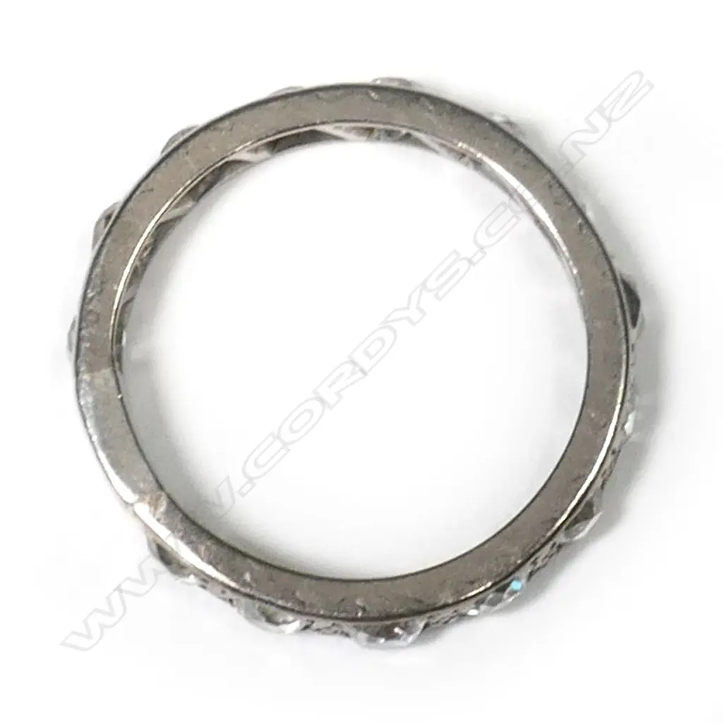 An 18ct white gold and platinum multi diamond ring, Image 1++