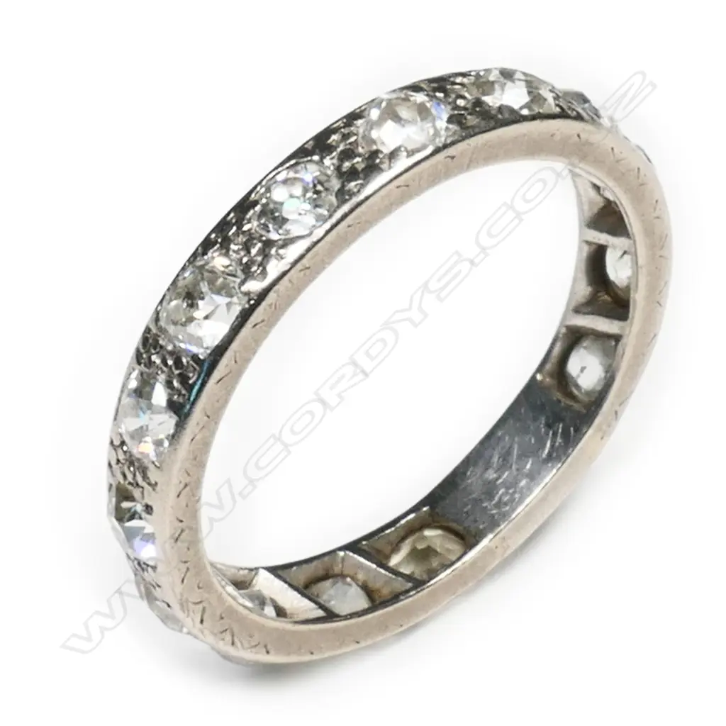 An 18ct white gold and platinum multi diamond ring, Image 1++