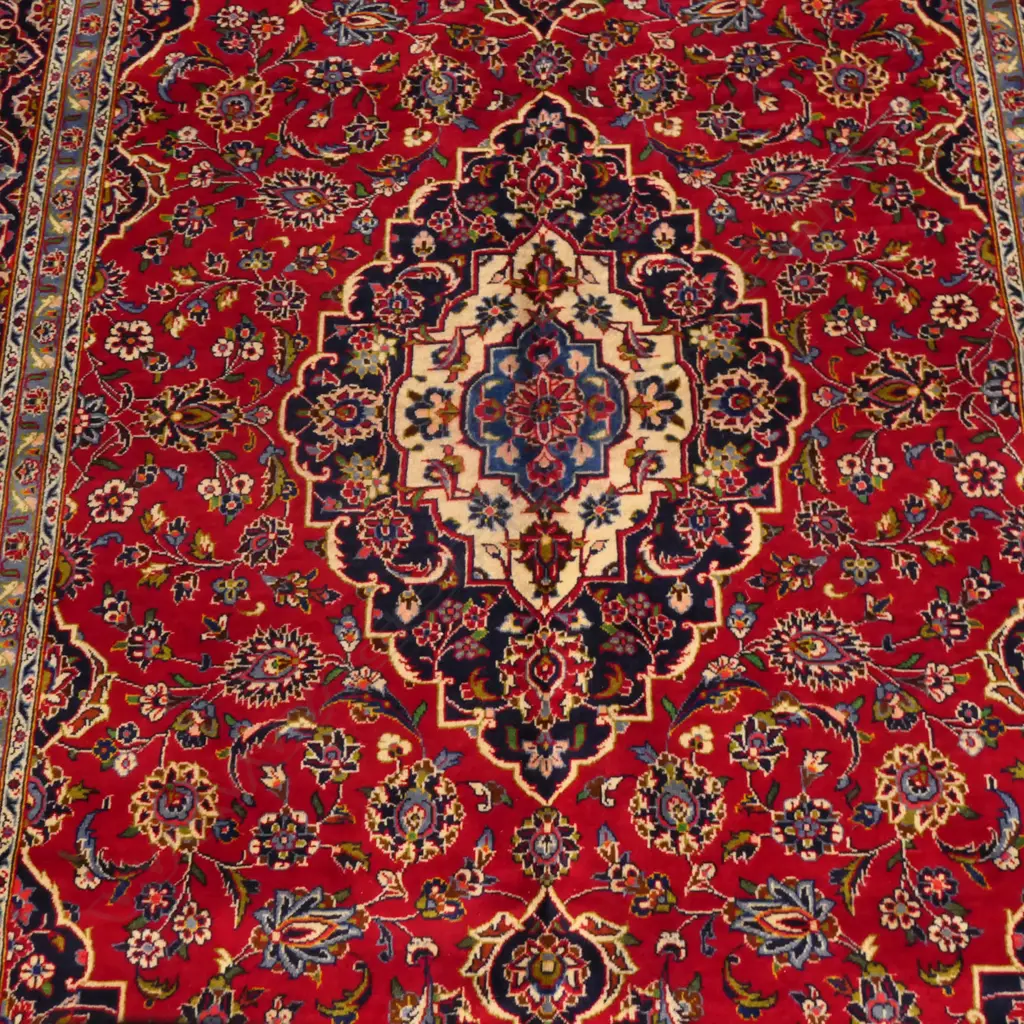 A hand-knotted Persian Kashan rug, Image 1++