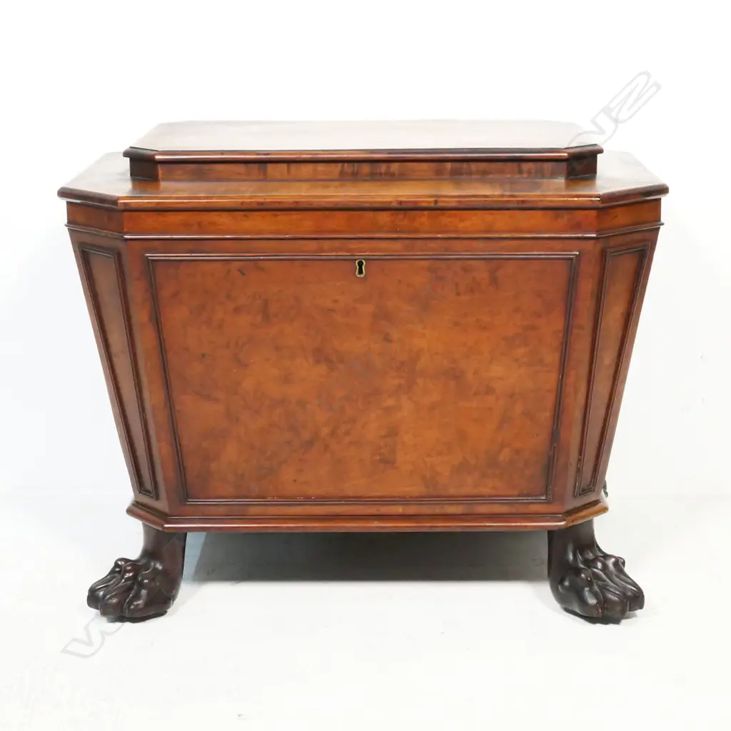 An elegant Regency walnut and mahogany cellarette, Image 1++