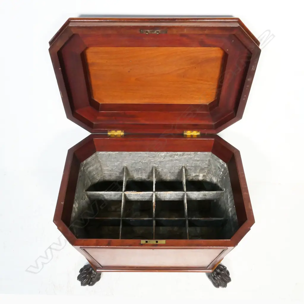 An elegant Regency walnut and mahogany cellarette, Image 1++