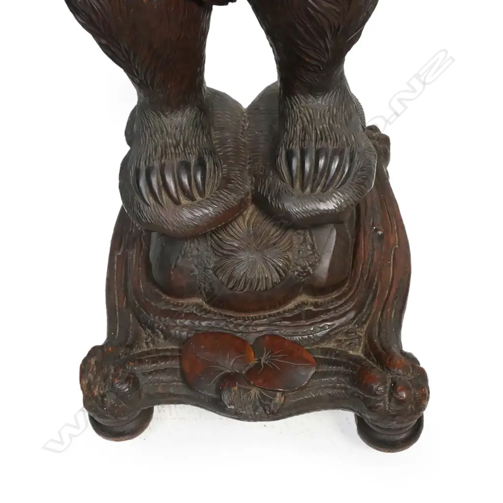 A rare late 19thC Black Forest standing bear card stand, Image 1++