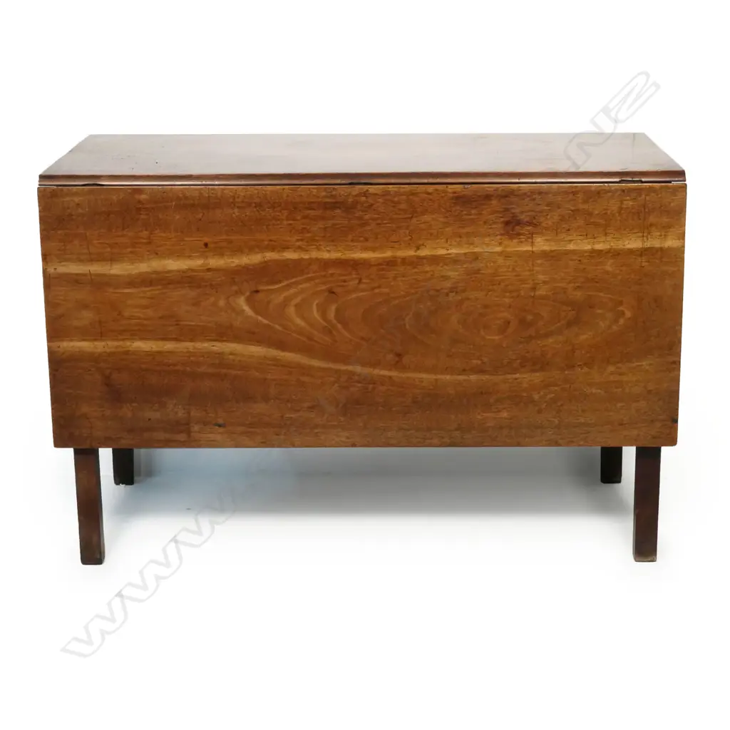 A Georgian mahogany drop leaf table, Image 1++