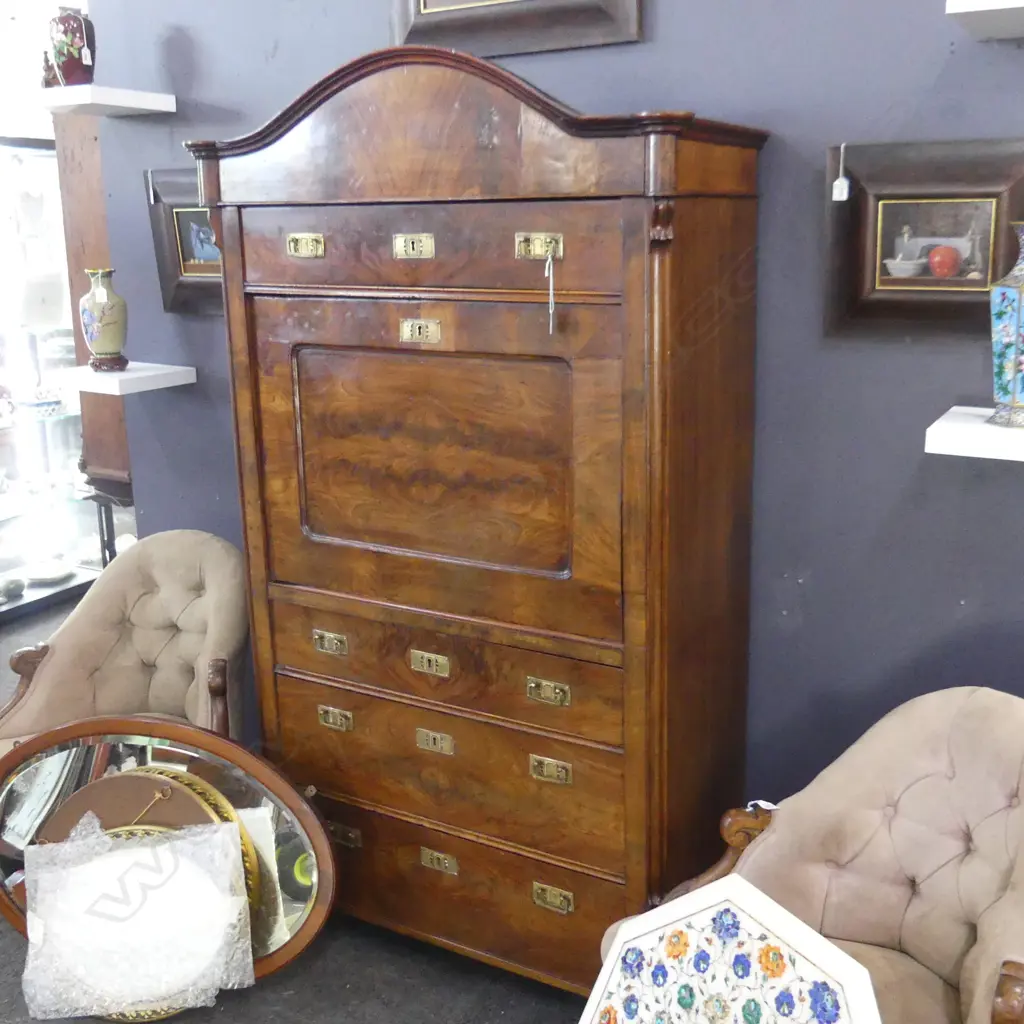 A late 19thC flame mahogany Secrétaire à Abattant Image 1++
