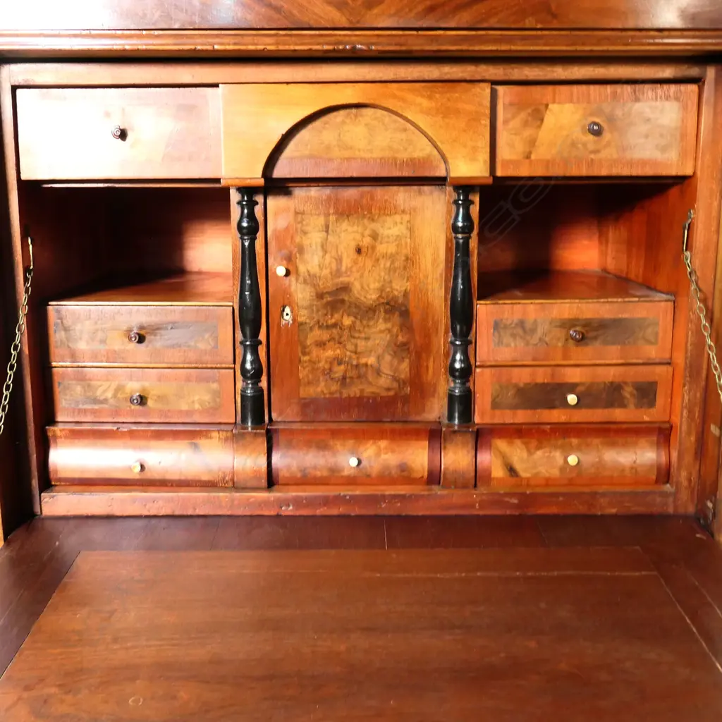 A late 19thC flame mahogany Secrétaire à Abattant Image 1++
