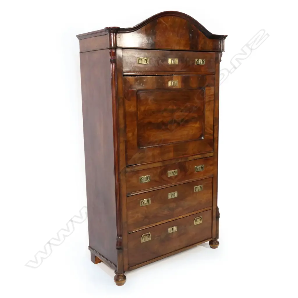 A late 19thC flame mahogany Secrétaire à Abattant Image 1++