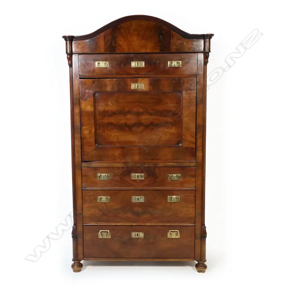 A late 19thC flame mahogany Secrétaire à Abattant Image 1++