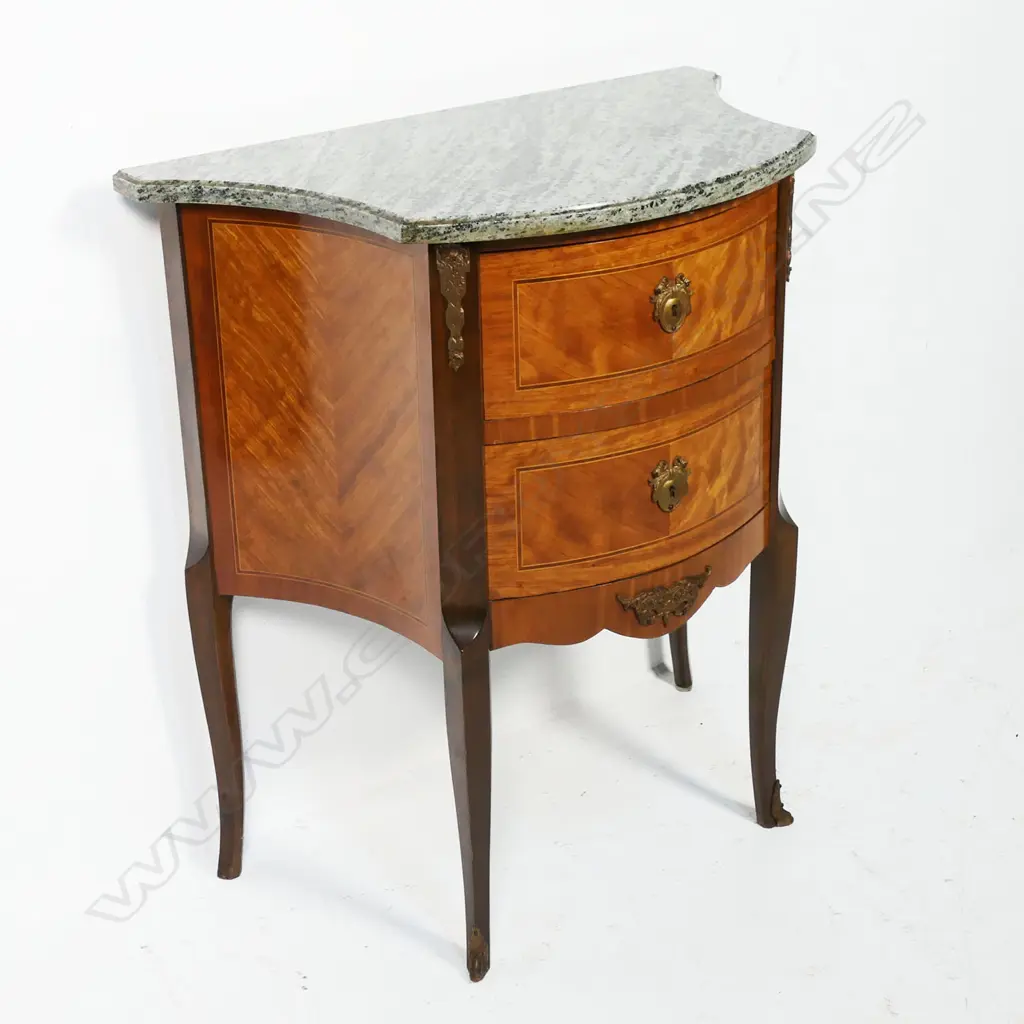 A vintage French antique style kingwood bedside commode, Image 1++