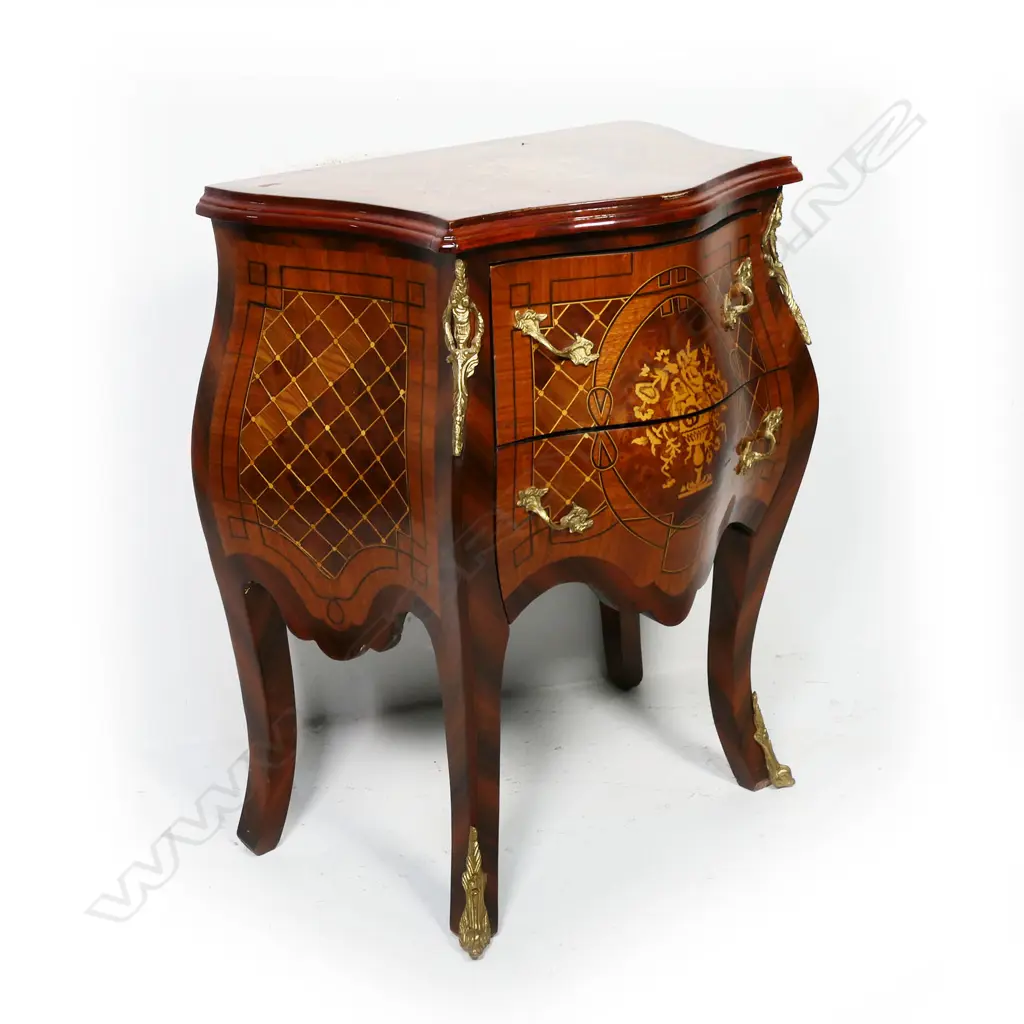 A 20thC French Louis XV style bedside commode, Image 1++