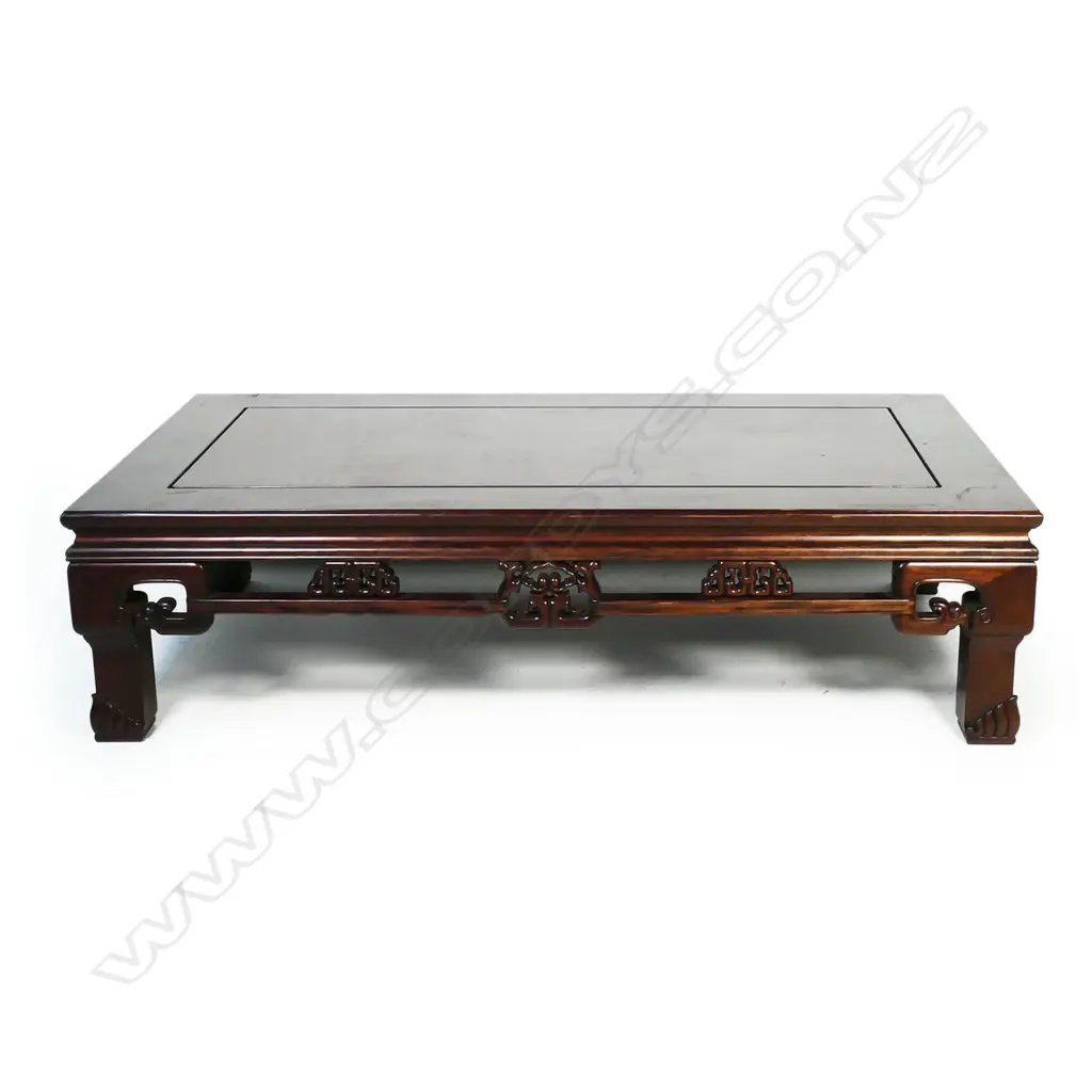 A quality mid 20thC Chinese rosewood low table, Image 1++