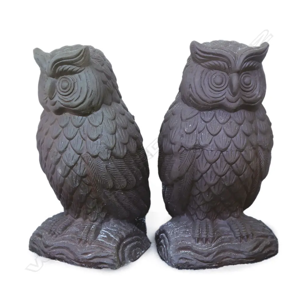 #A pair of stoneware sculpted owl garden ornaments Image 1++