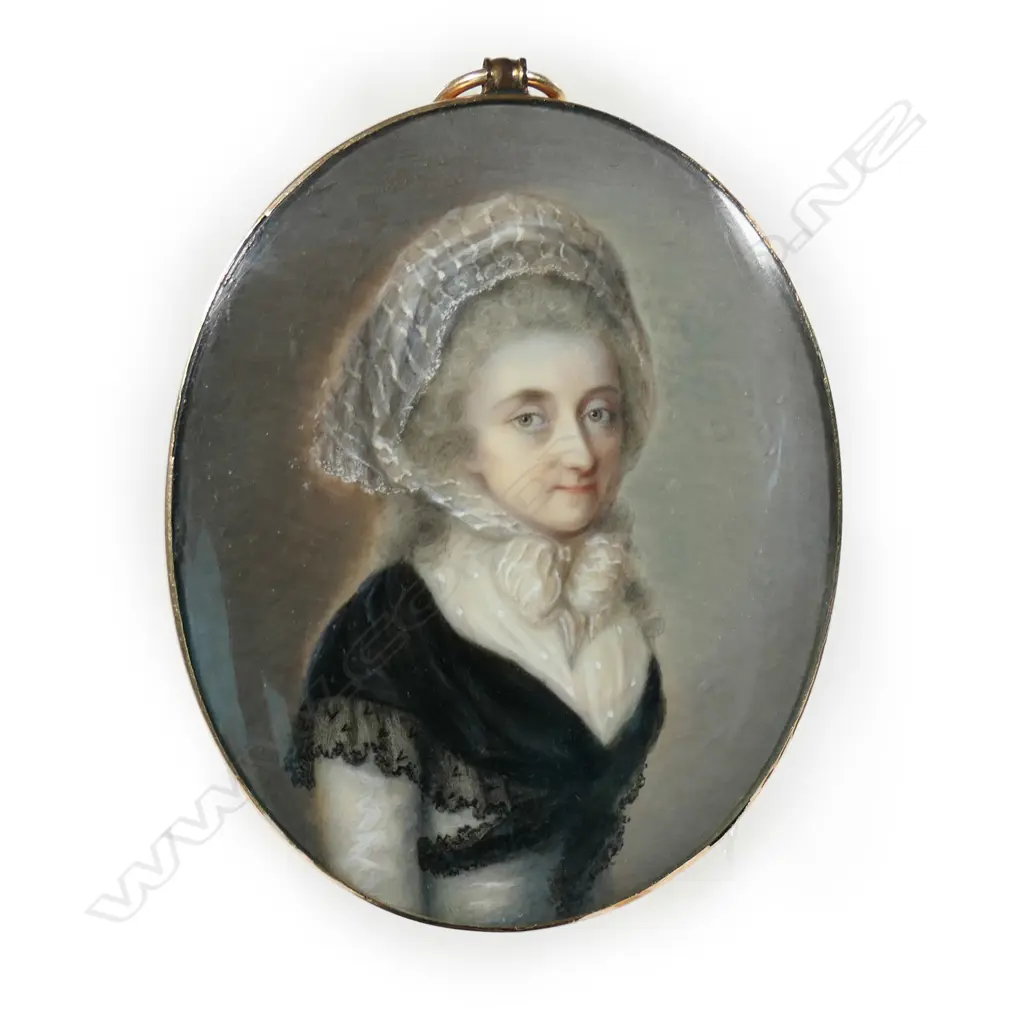 A George III gold framed portrait miniature of a woman, Image 1++