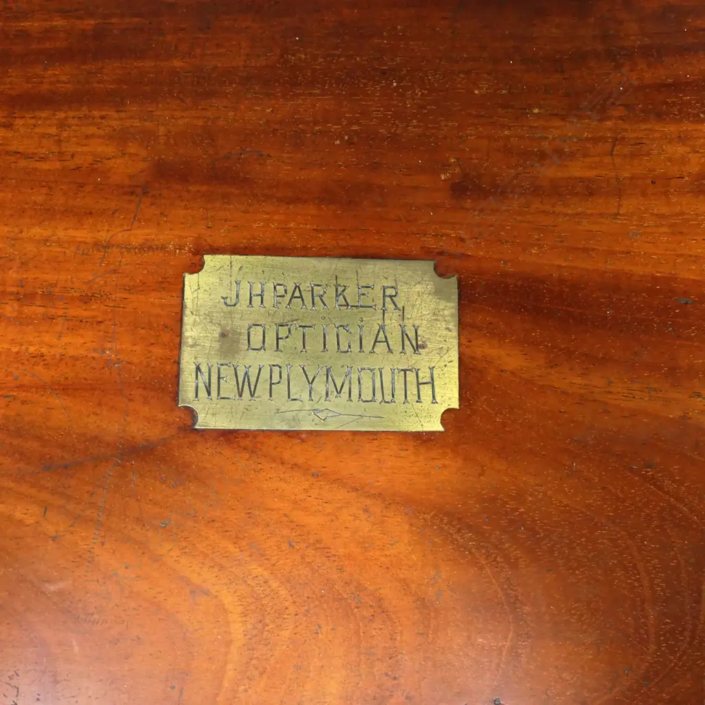 A New Zealand colonial opticians' cased set of prescription test lenses, in fitted mahogany case, Image 1++