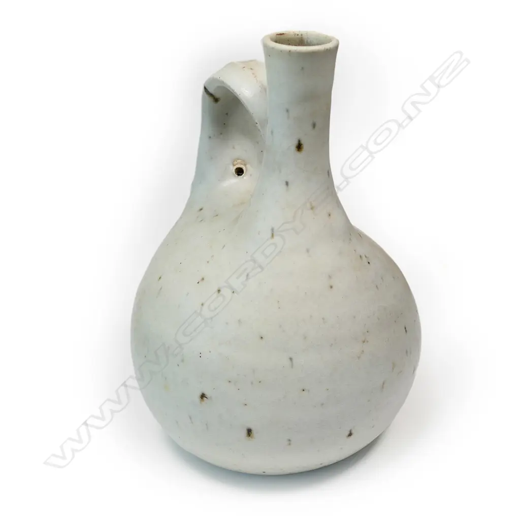 A Len Castle pottery ceremonial pourer, Image 1++