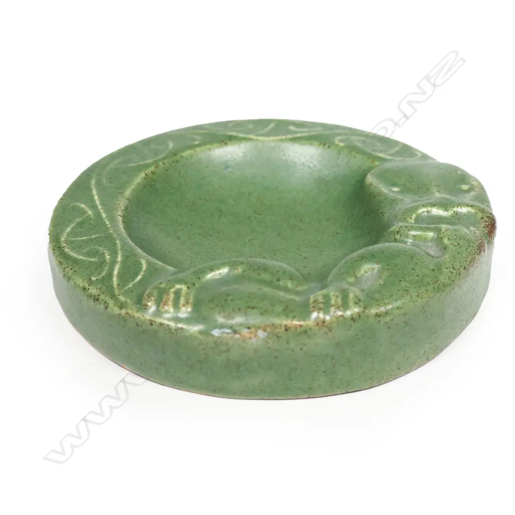 Olive Jones pottery taniwha small dish, Image 1++