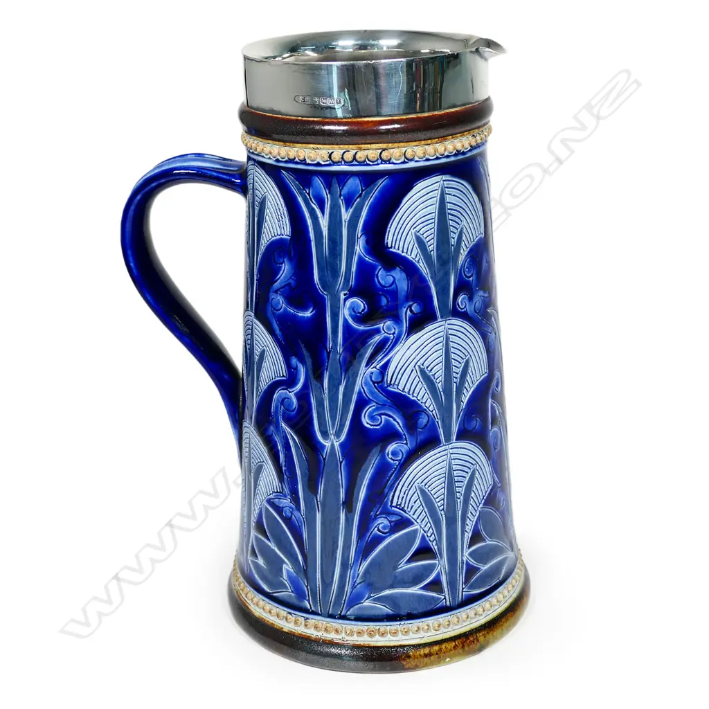 A Doulton Lambeth stoneware jug, Image 1++