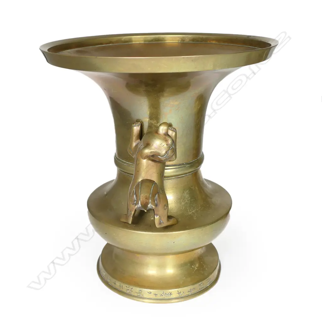 A pair of 19thC Japanese bronze temple vases, Image 1++