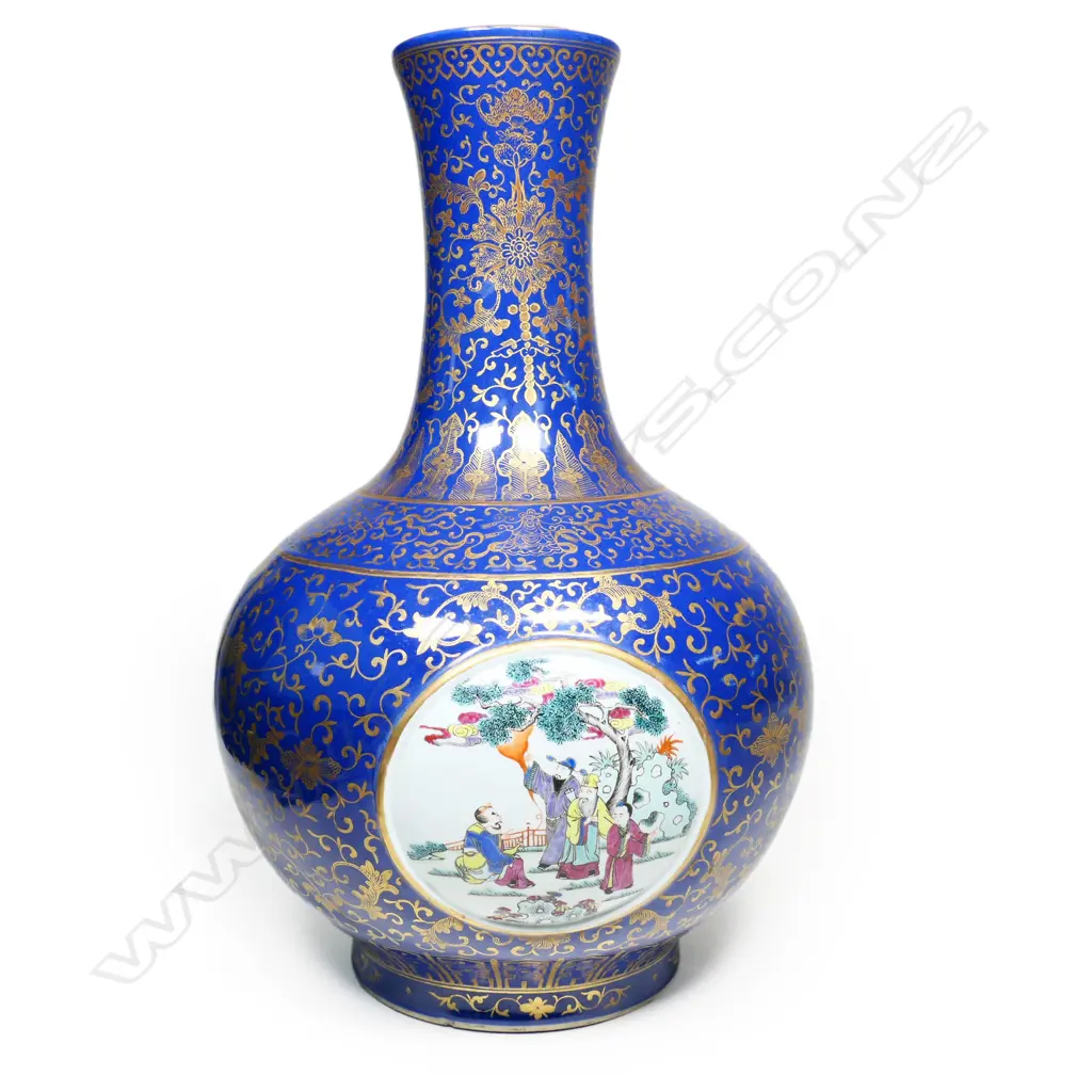 A quality Chinese porcelain large vase Image 1++