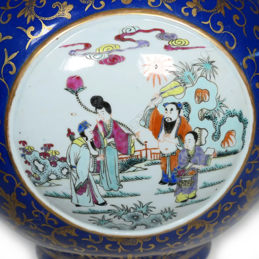 A quality Chinese porcelain large vase Image 1++
