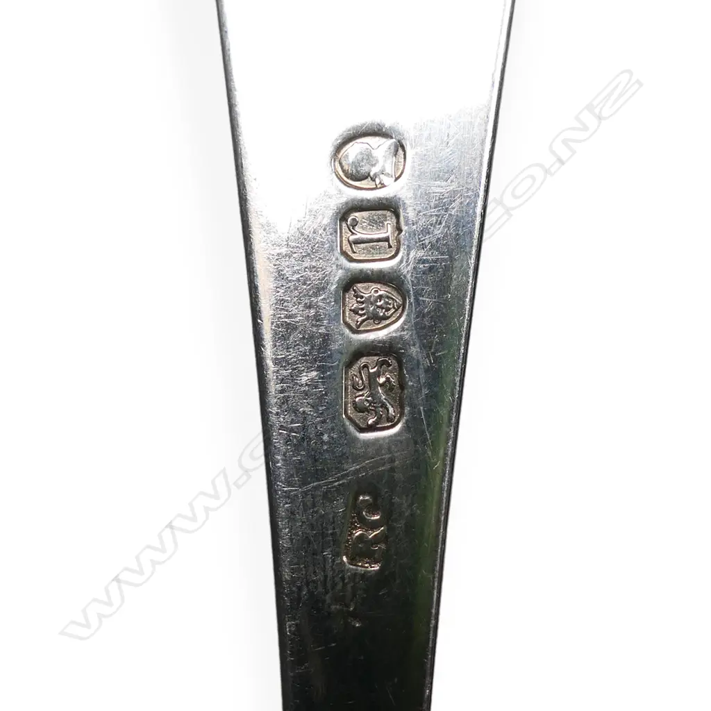 Twelve George III silver table forks, Image 1++