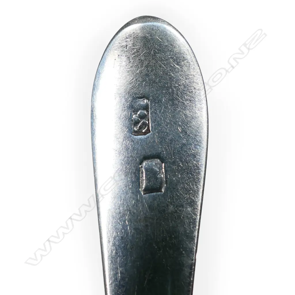 A harlequin set of six George III Irish silver parfait spoons, Image 1++