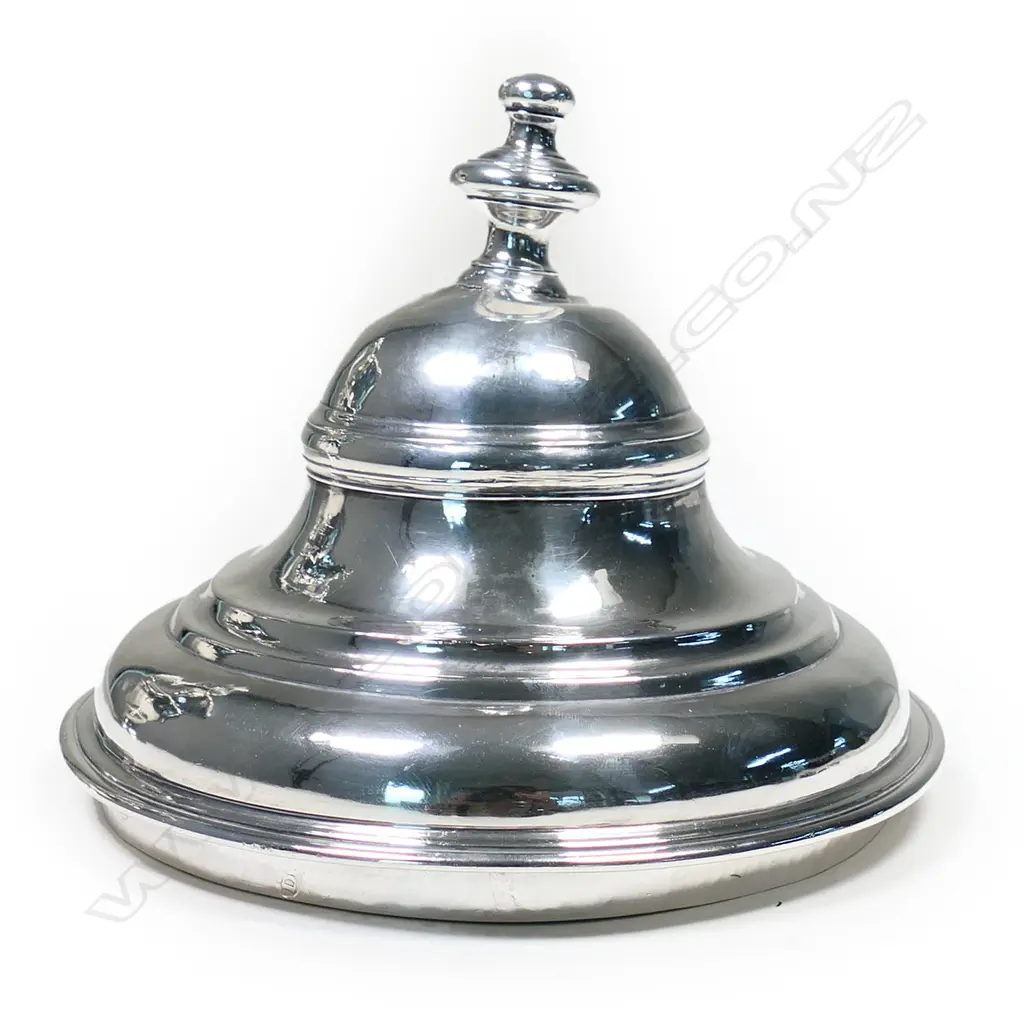 A George II Irish silver lidded Loving Cup, Image 1++