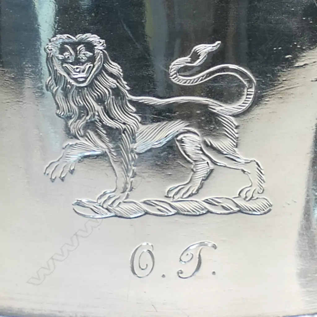 A George II Irish silver lidded Loving Cup, Image 1++