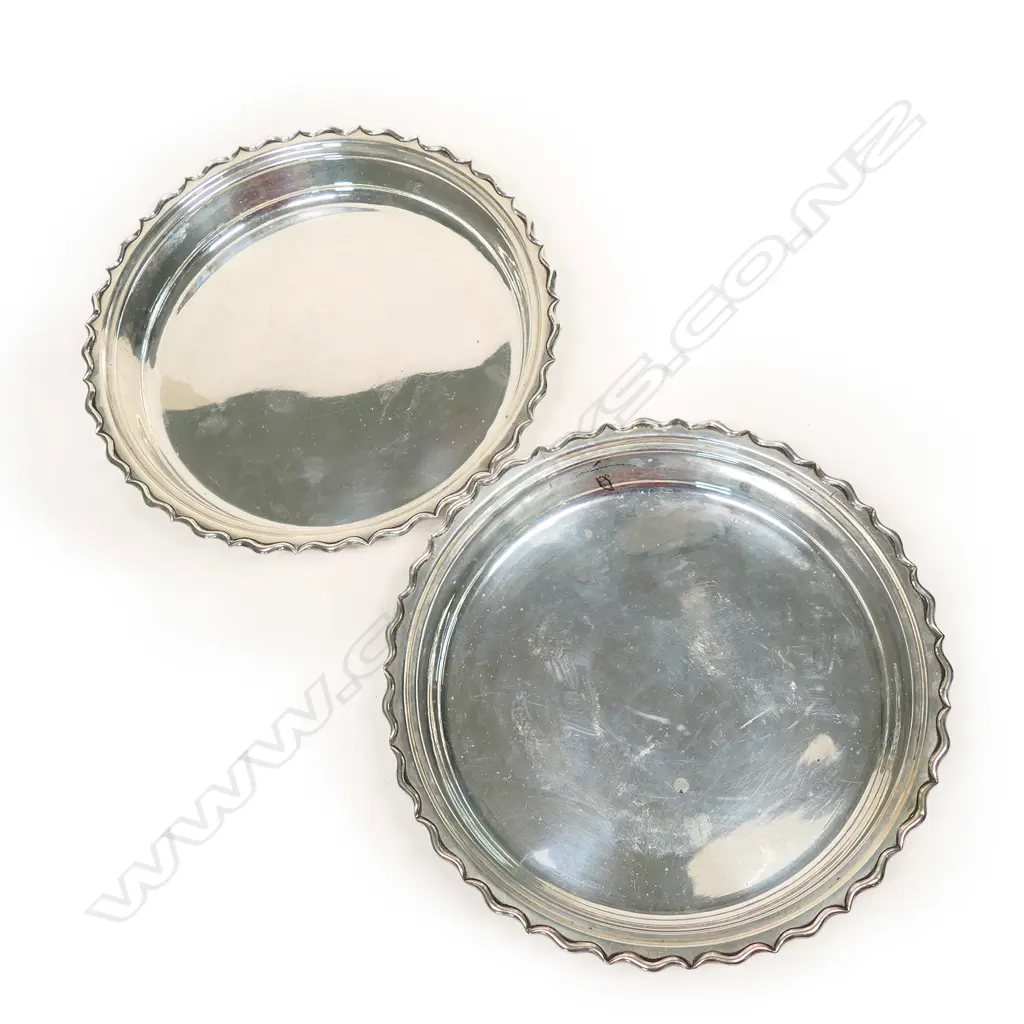 A pair of Egyptian 900 standard silver bowls, Image 1++