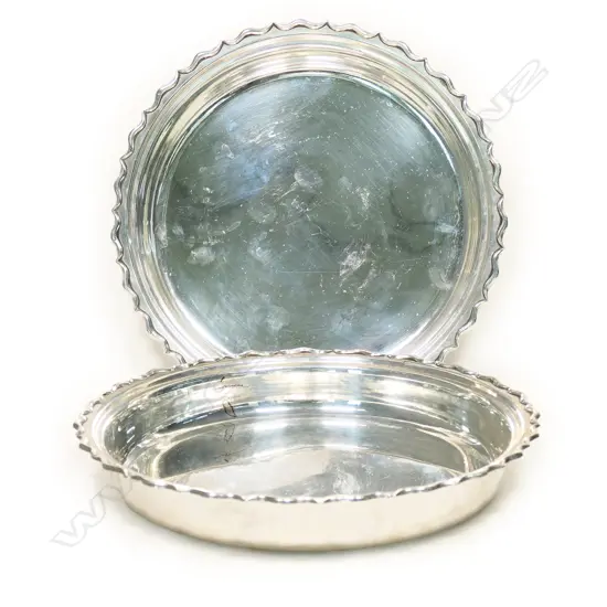 A pair of Egyptian 900 standard silver bowls,